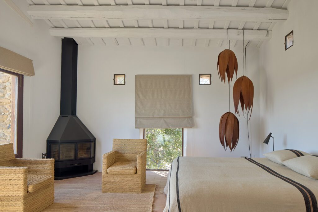 Couro Leaf - Let's Pause Casa Riera