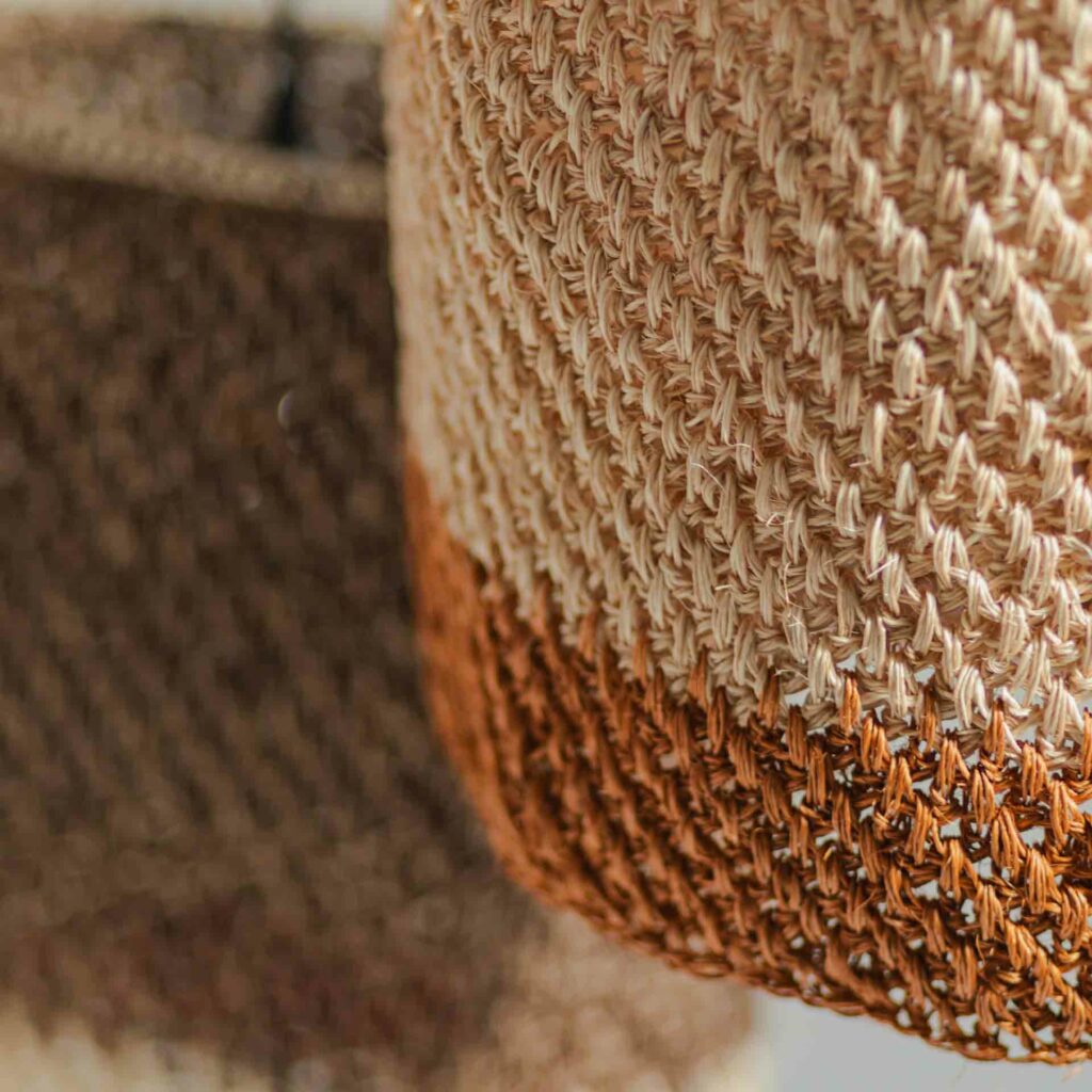 pendant lamp lámpara colgante crochet ganchillo fique multicolor