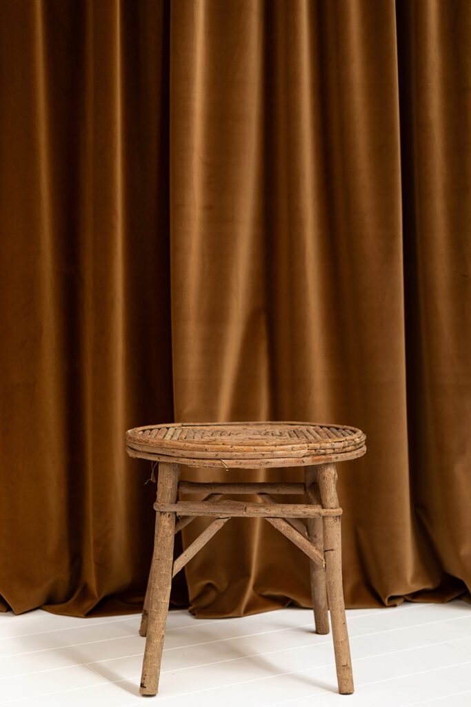Muebles de diseño artesanales enraizados en la naturaleza