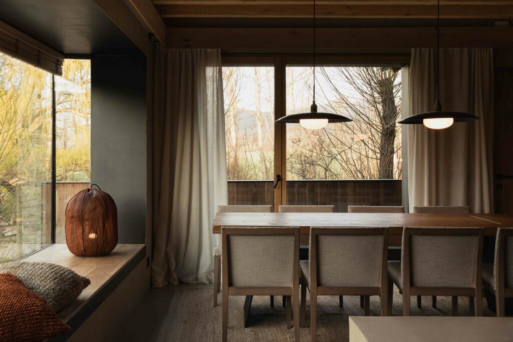 Couro table lamp lámpara de sobremesa cuero vegetal vegan leather Let'sPause
